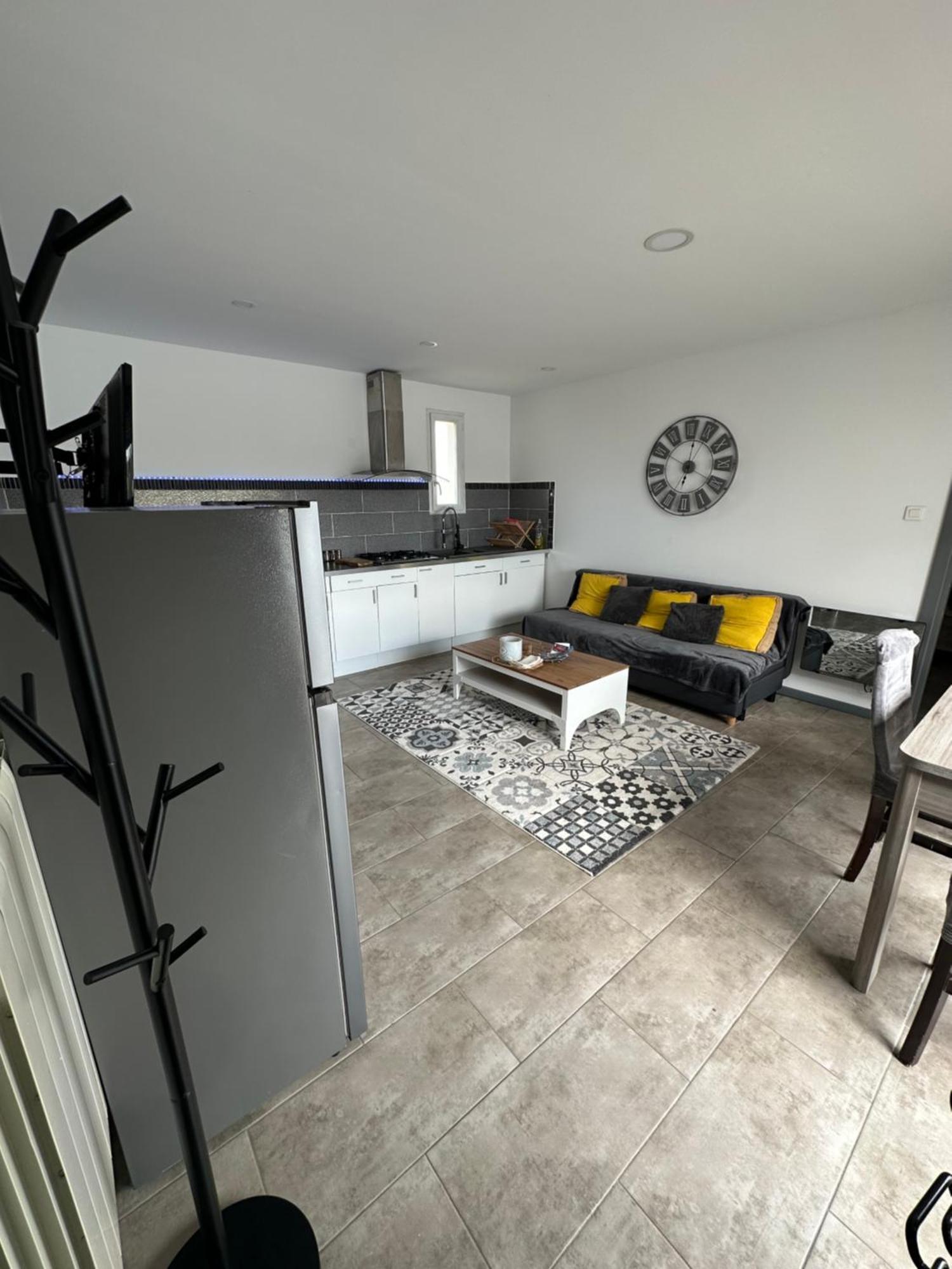 Superbe Appartement Avec Piscine Et Spa Privatif Villeneuve-les-Beziers Luaran gambar